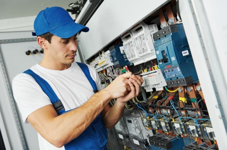 Residential Electricians Vs. Commercial Electricians in the Mechanicsburg Pennsylvania Area