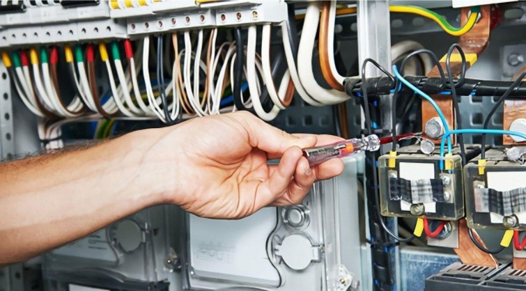 Residential Electricians Vs. Commercial Electricians in the Mechanicsburg Pennsylvania Area