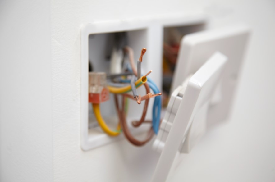 Signs of Poor Electrical Wiring in a House