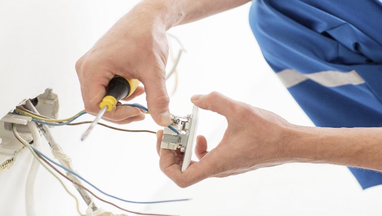 Choosing Reputable Generator Electricians and Electrical Contractors